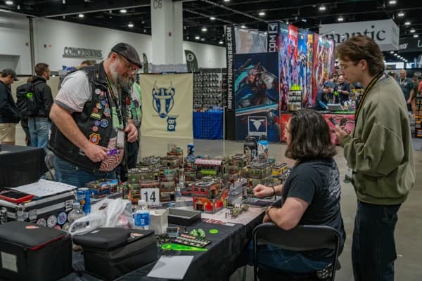 Voluntario de Infinity en una demo en evento